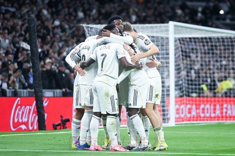 西甲-本泽马建功门迪处子球 皇马2-1客胜4分领跑